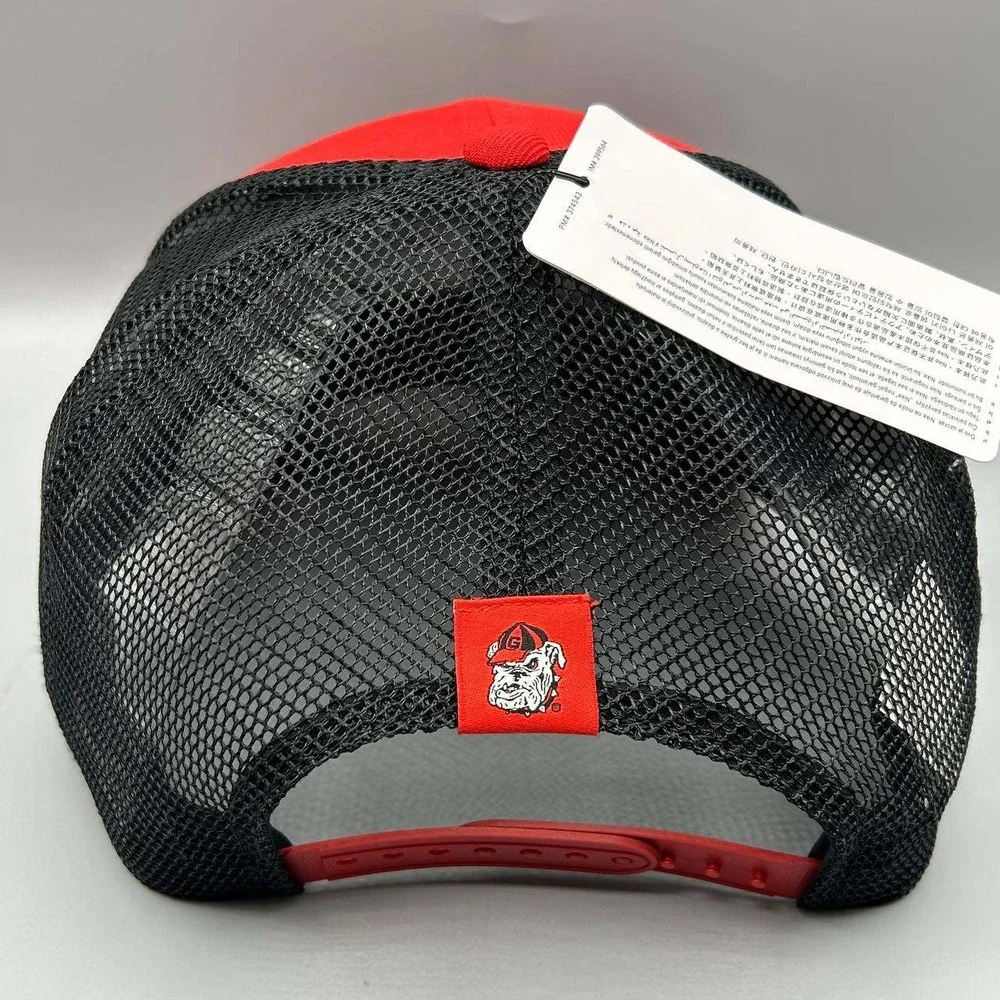 Nike Rise Georgia Bulldogs Dri-Fit Trucker Hat Men M-L Red Snap Back Cap New